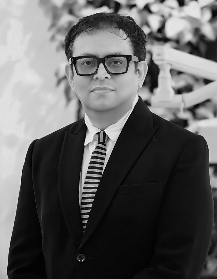 Dr. Ameet S. Dixit, implantologist at Ark Dental Global, Greater Kailash 1, New Delhi