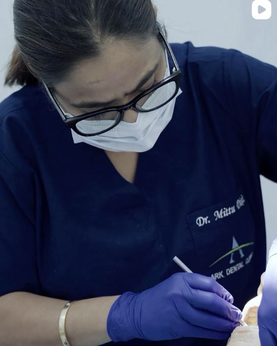 Dr. Mittu Dixit at work in our GK-1 clinic